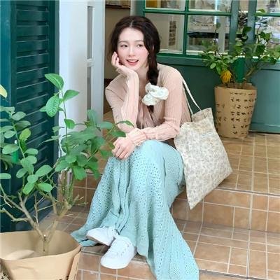 穿越橄榄树林